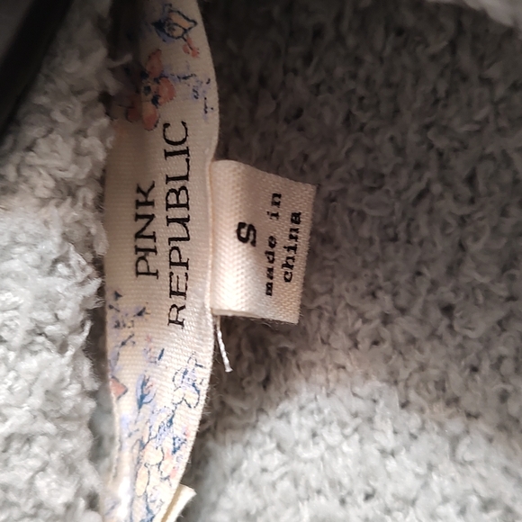 New Pink Republic Turtle Neck Light Green and Mauve Sweater sz Small - Picture 5 of 6